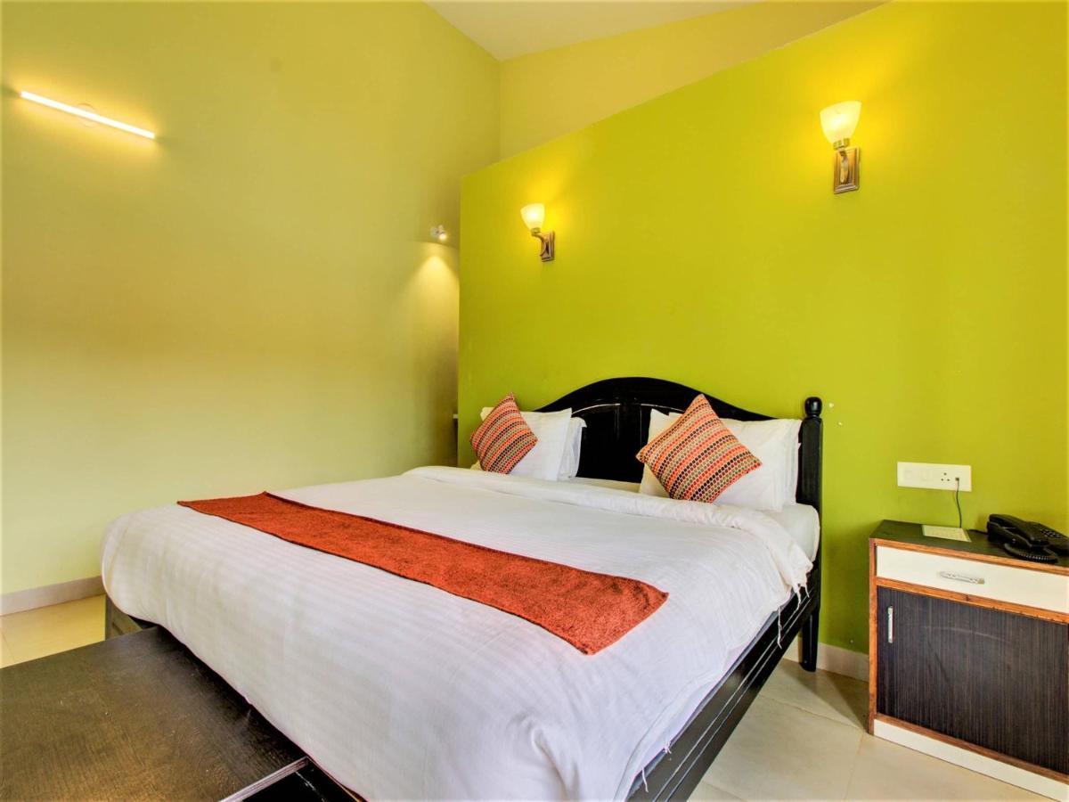 Vagator Retreat Resort With Swimming Pool Bagian luar foto